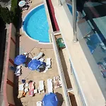 Apartment Menada In Sunny