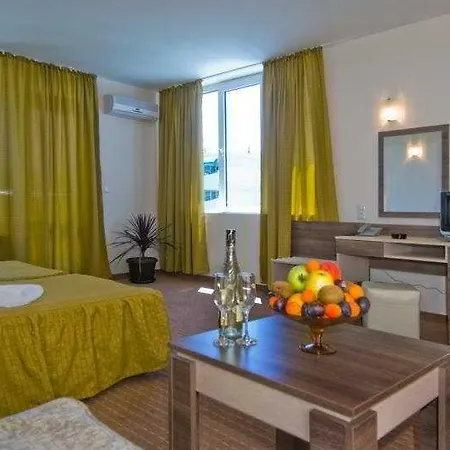 Menada In Sunny Apartament