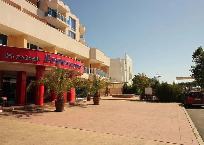 Menada In Sunny Napospart