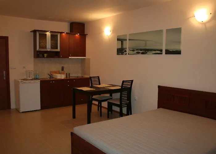 Menada In Sunny Apartman