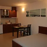 Menada In Sunny Apartament