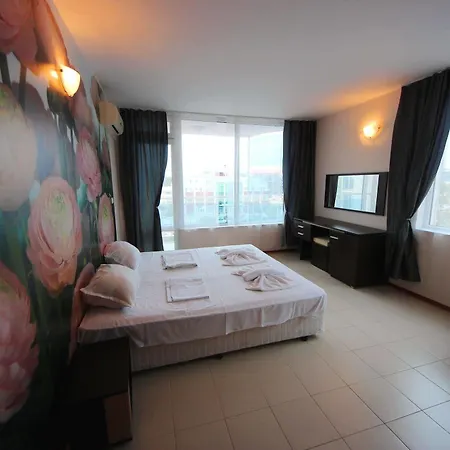 Menada In Sunny Apartment Sunny Beach